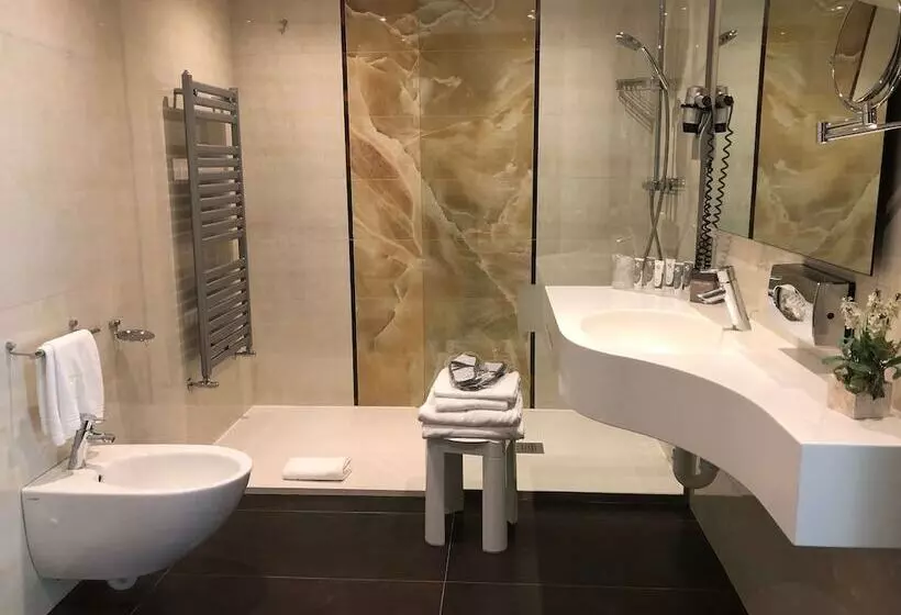 Juniorsviitti, Best Western Hotel Adige