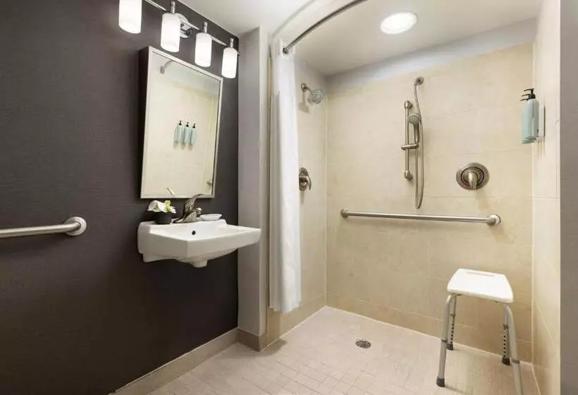 اتاق دلوکس مخصوص معلولین, Courtyard By Marriott Atlantic City Beach Block