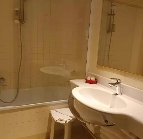 スタンダード４人部屋, Dorè