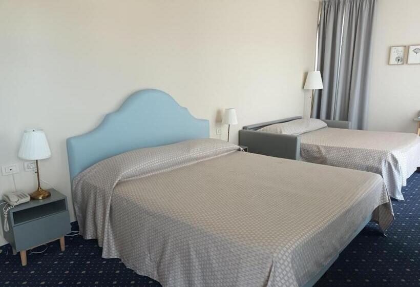 4인용 스탠다드 룸, Dorè