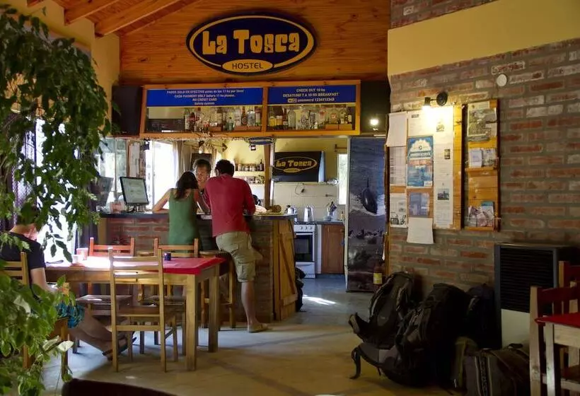 اتاق استاندارد سه تخته با سرویس بهداشتی مشترک, La Tosca Hostel