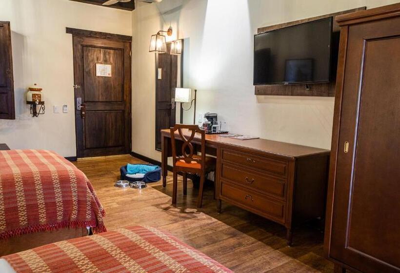 اتاق لوکس, Porta Hotel Antigua