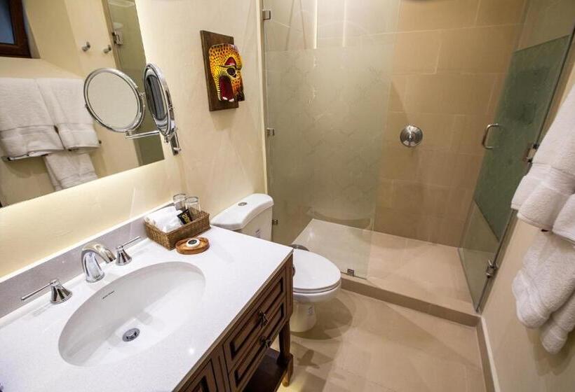 اتاق لوکس, Porta Hotel Antigua