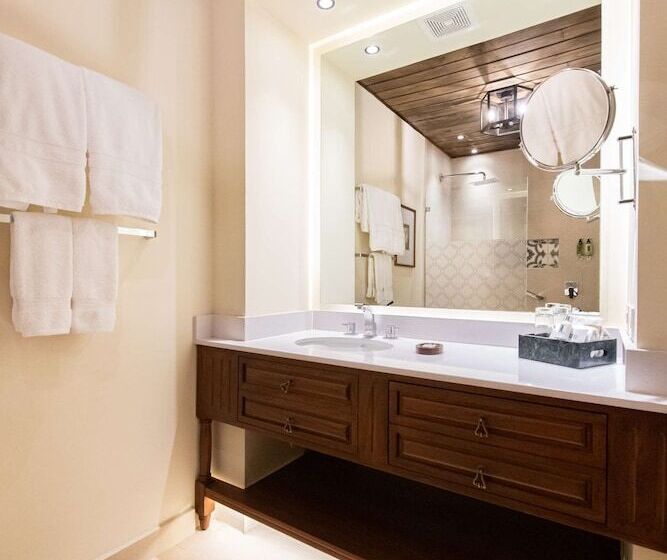 اتاق پرمیوم, Porta Hotel Antigua