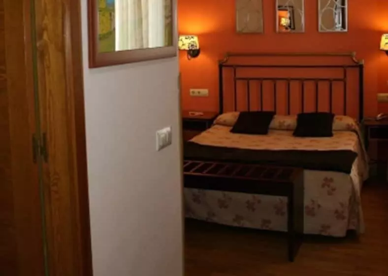 Standard Triple Room, Spa La Casa Mudejar