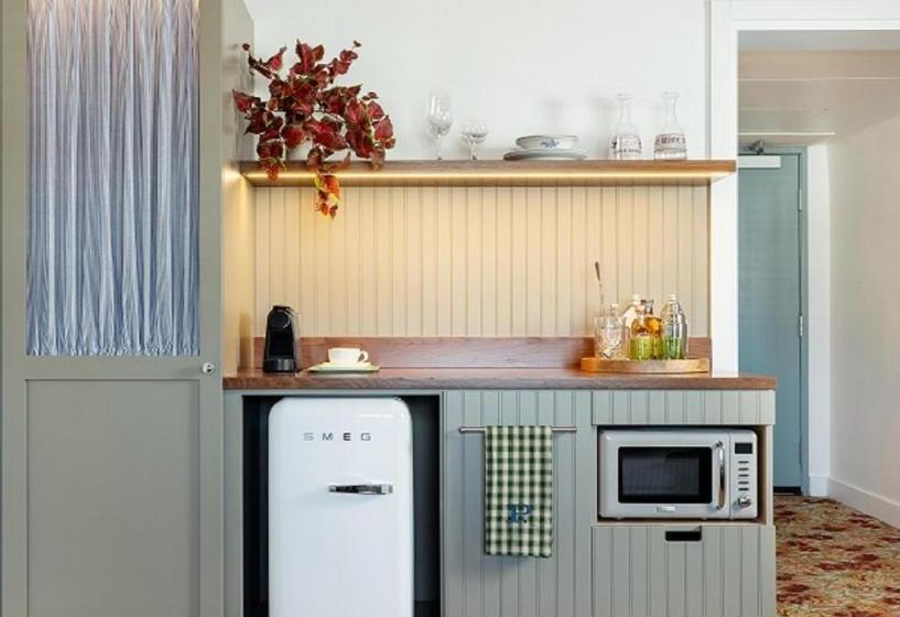 غرفة قياسية مزوَّدة بشُرفة, Palihouse West Hollywood