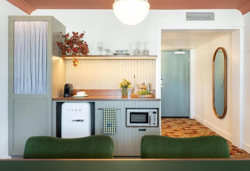 غرفة قياسية سرير كينج لذوى الإحتياجات الخاصة, Palihouse West Hollywood