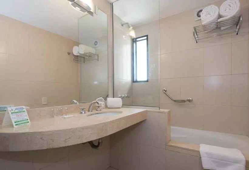 スイート, Urquiza Apart Hotel & Suites