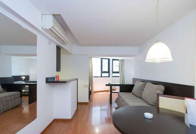 جناح, Urquiza Apart Hotel & Suites