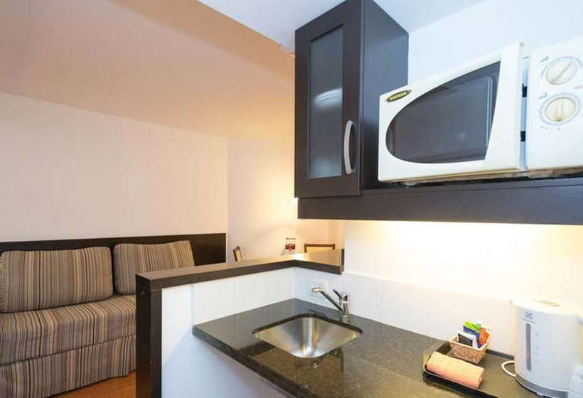 جناح, Urquiza Apart Hotel & Suites