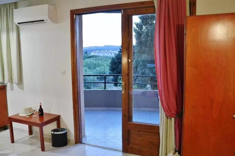 استودیوی استاندارد, John & Mary S Studios