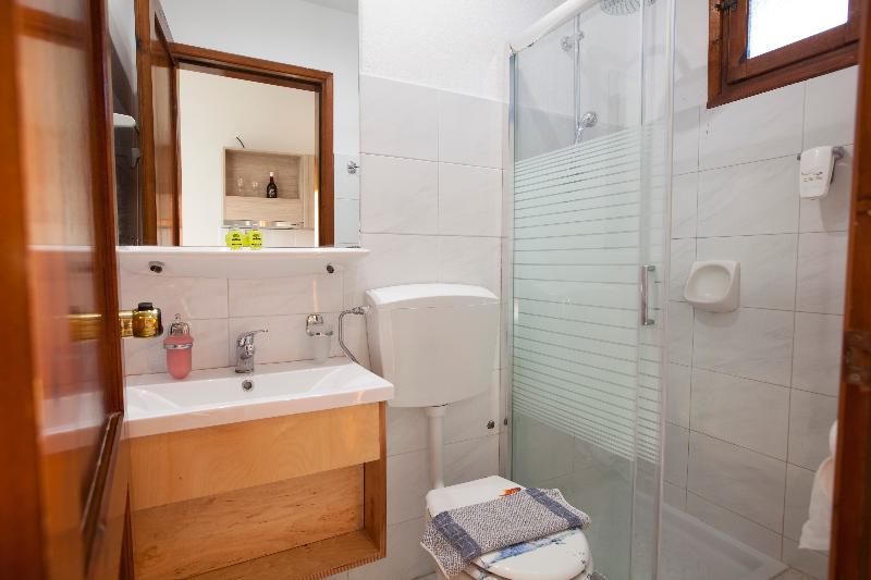 스탠다드 스튜디오, John & Mary S Studios