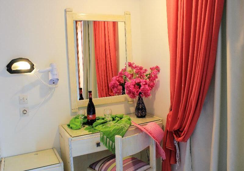 스탠다드 스튜디오, John & Mary S Studios