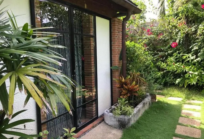 اتاق اکونومی, Amihan Home