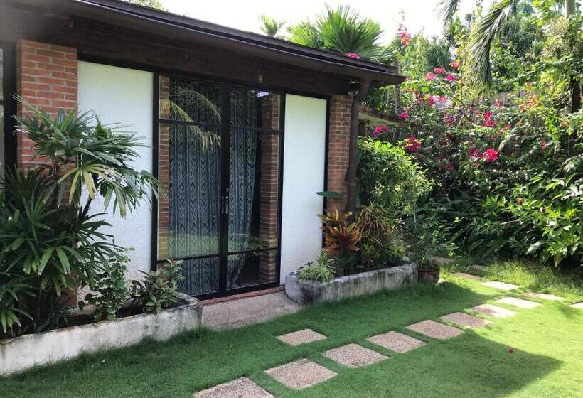 اتاق اکونومی, Amihan Home