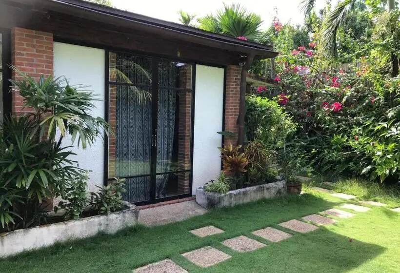 اتاق اکونومی, Amihan Home