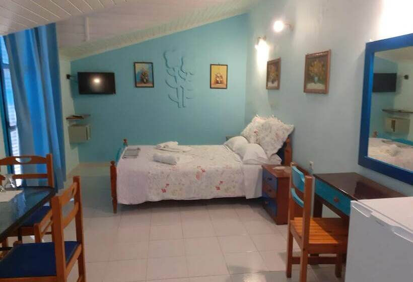 اتاق راحتی, Medusa Studios