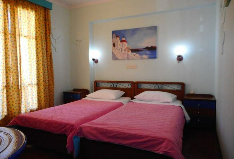 اتاق خانوادگی, Medusa Studios