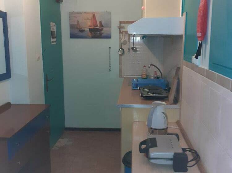 اتاق خانوادگی, Medusa Studios