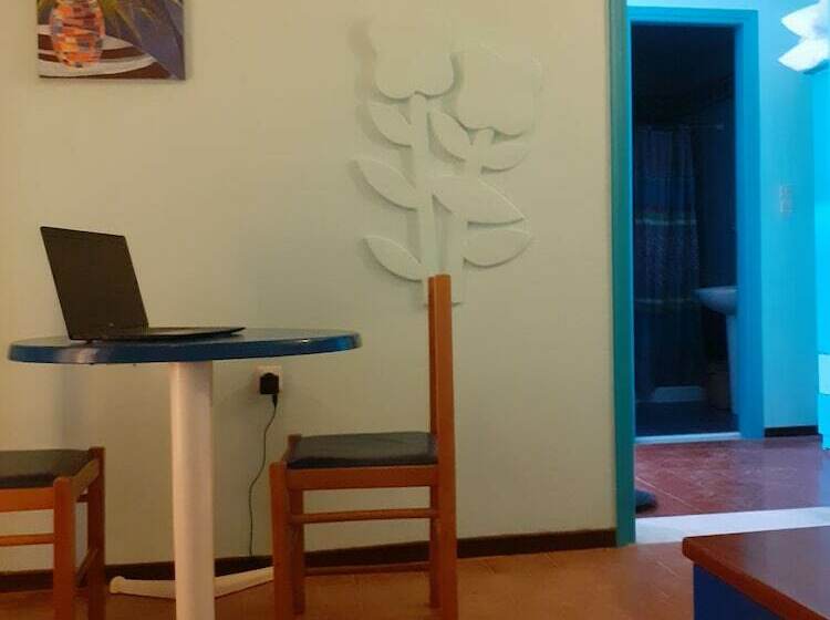 اتاق خانوادگی, Medusa Studios