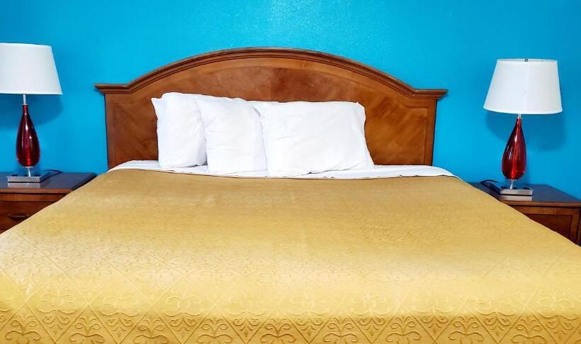 Люкс Повышенной Комфортности, Williamston Inn