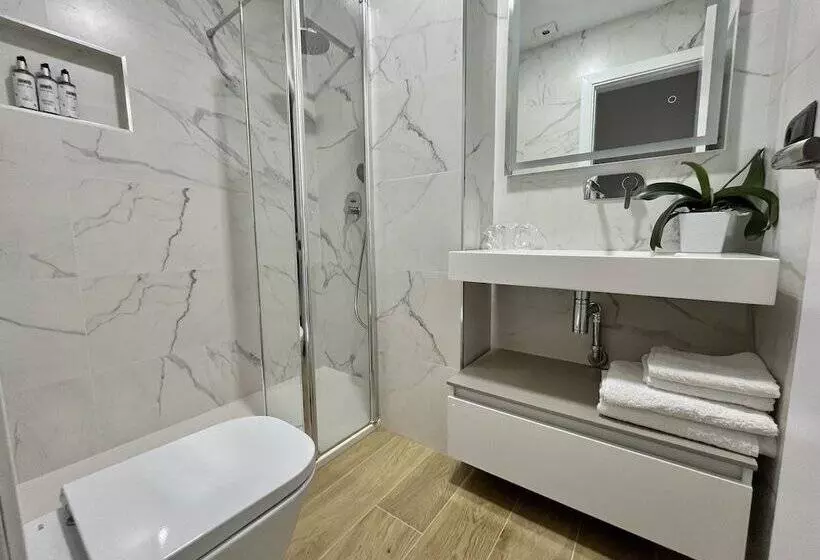 Standard Yhden Hengen Huone, Hostal Abril Nerja
