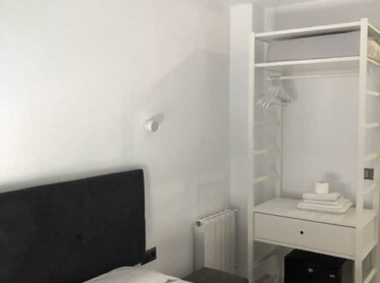 スタンダードトリプルルーム, Hostal Abril Nerja
