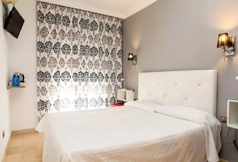 Standard Kolmen Hengen Huone, Hostal Abril Nerja