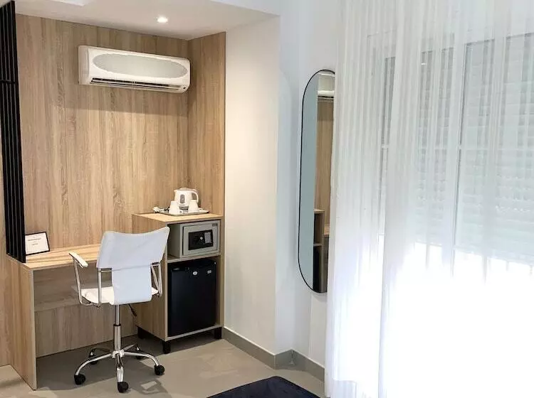 Standard Yhden Hengen Huone, Hostal Abril Nerja