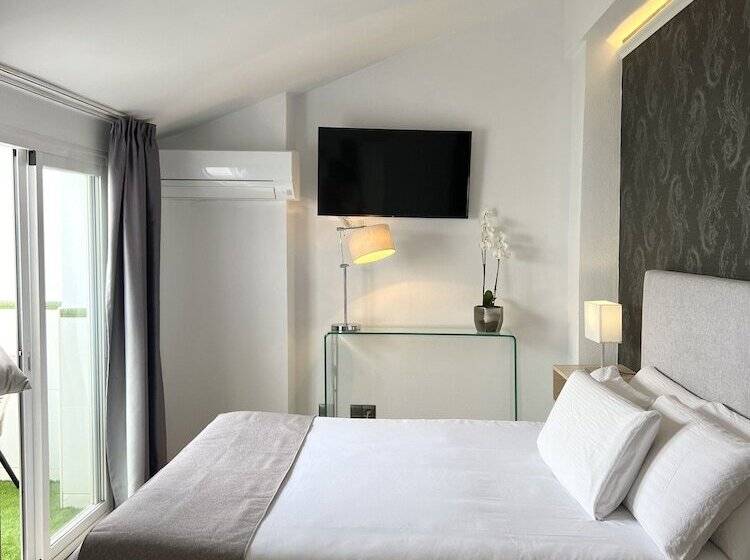 スタンダード４人部屋, Hostal Abril Nerja