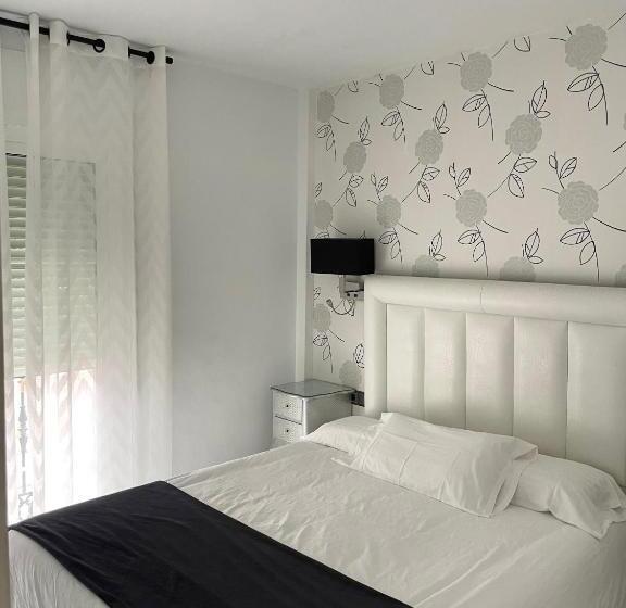 דירת חדר, Hostal Abril Nerja