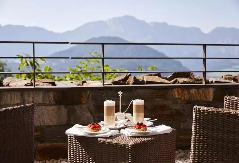 Standardzimmer mit Terrasse, Kempinski Hotel Berchtesgaden