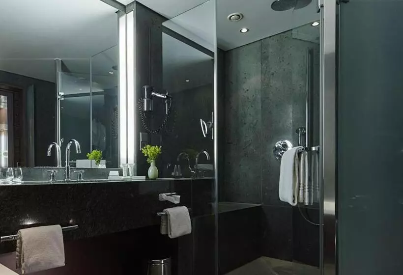 Deluxe Zimmer, Kempinski Hotel Berchtesgaden
