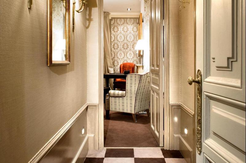 サイドオーシャンビュースタンダードルーム, Mistral Bay