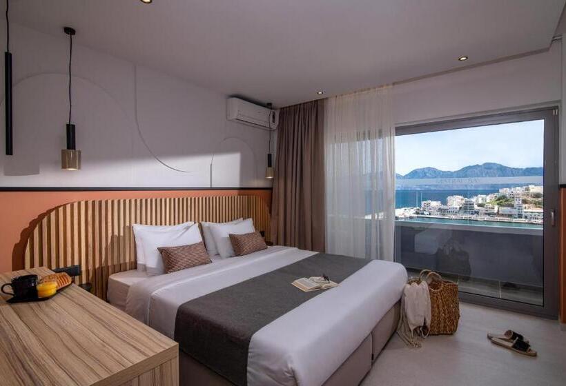 サイドオーシャンビュースタンダードルーム, Mistral Bay