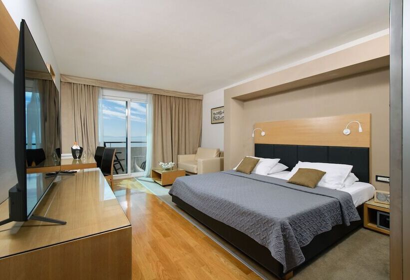 חדר דלוקס עם מרפסת נוף לים, San Antonio