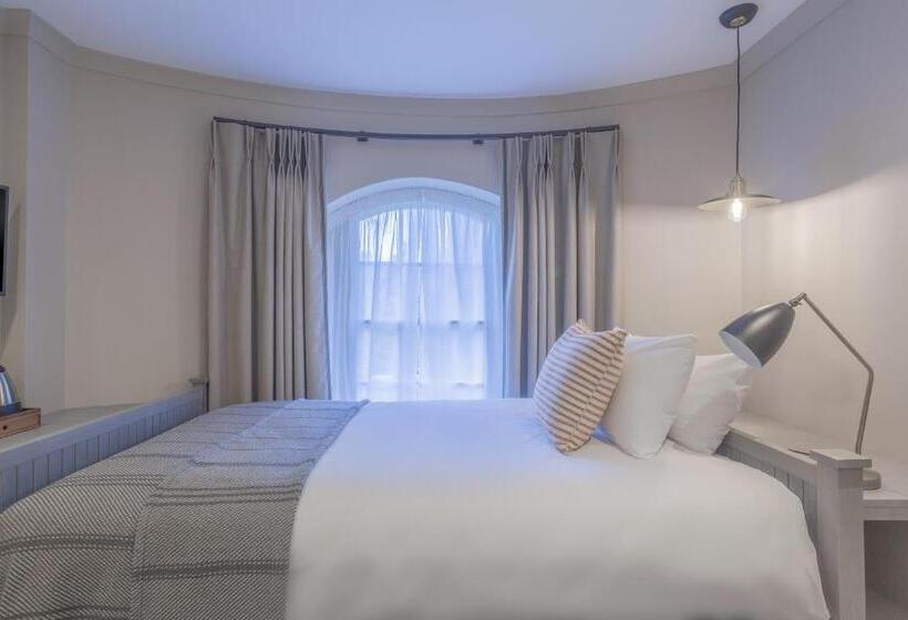 غرفة قياسية فردية, Richmond Hill