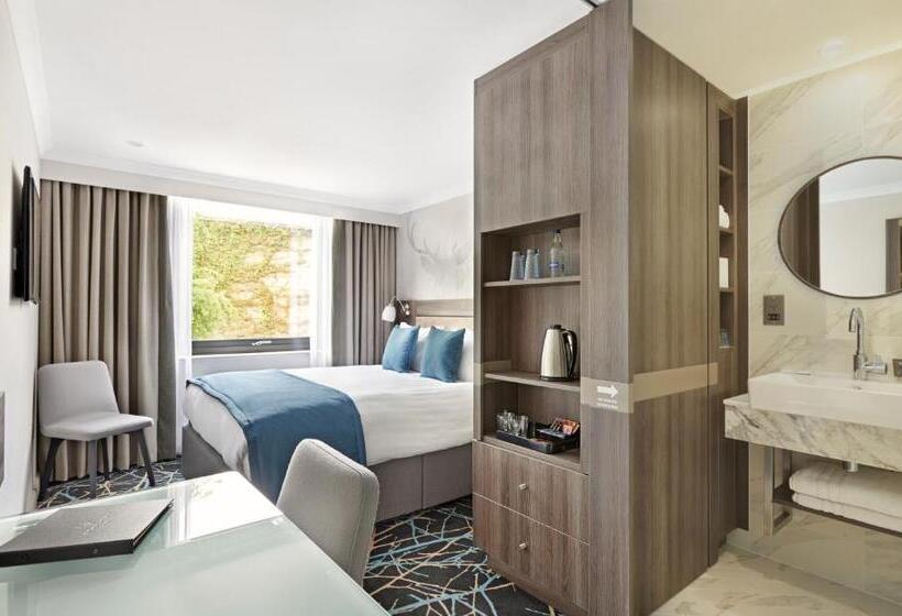 غرفة سوبيريور, Richmond Hill