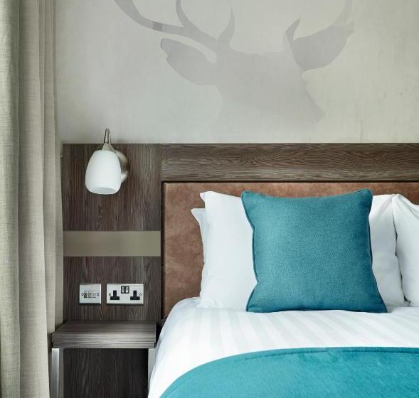 غرفة سوبيريور, Richmond Hill