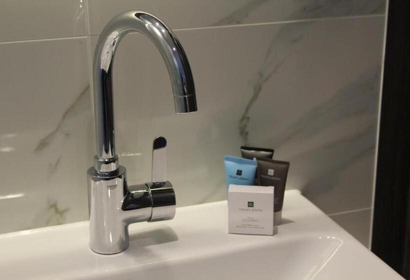 غرفة سوبيريور, Richmond Hill