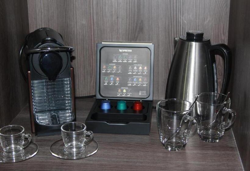 جناح, Richmond Hill