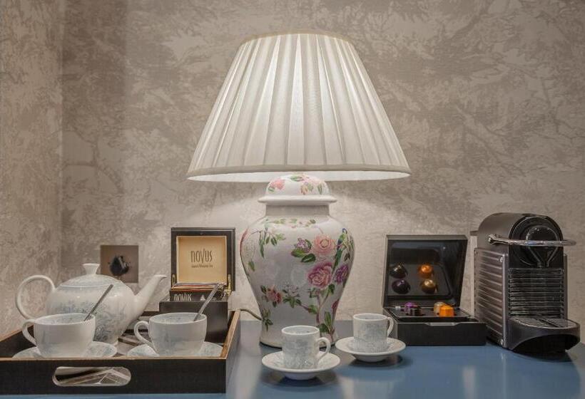 جناح ديلوكس, Richmond Hill