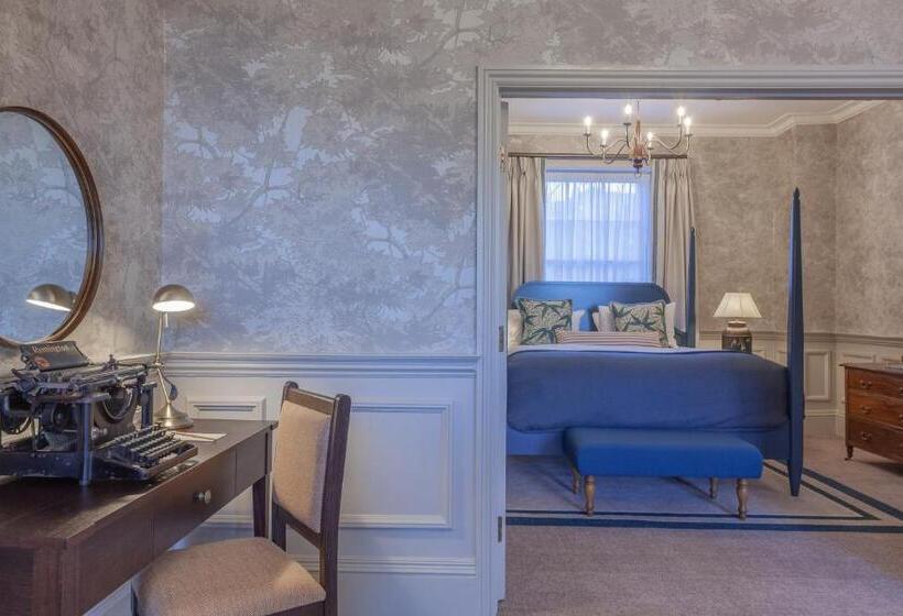 جناح ديلوكس, Richmond Hill