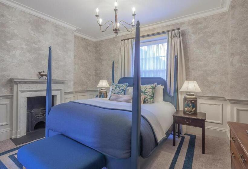 جناح ديلوكس, Richmond Hill