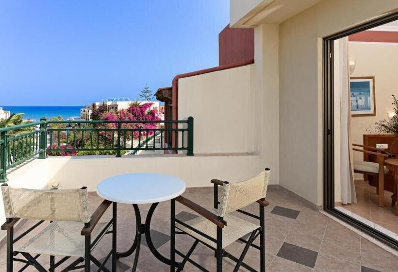 غرفة قياسية إطلالة جانبية علي البحر, Hydramis Palace Beach Resort