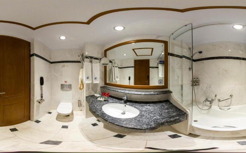 غرفة ديلوكس مزوَّدة بجاكوزي, Hydramis Palace Beach Resort