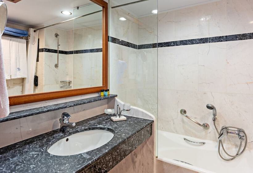 غرفة قياسية إطلالة جانبية علي البحر, Hydramis Palace Beach Resort