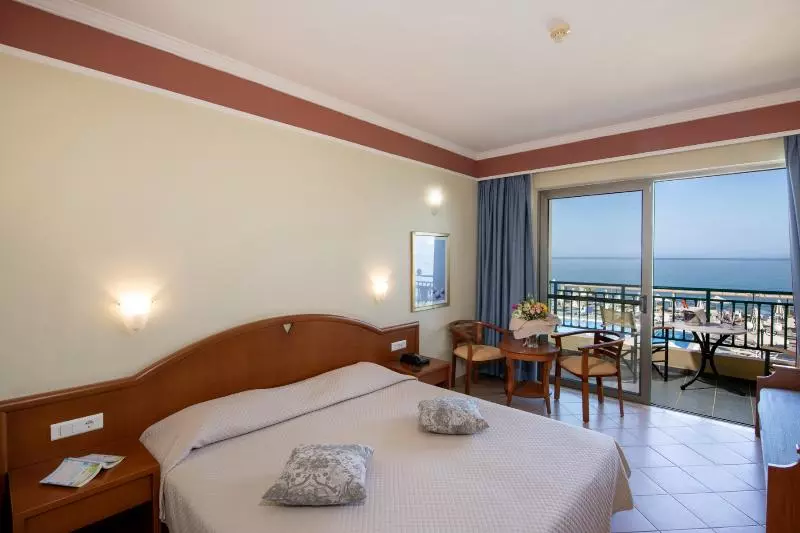 オーシャンビュースタンダードルーム, Hydramis Palace Beach Resort