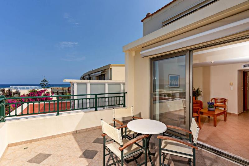 Семейный Номер, Hydramis Palace Beach Resort
