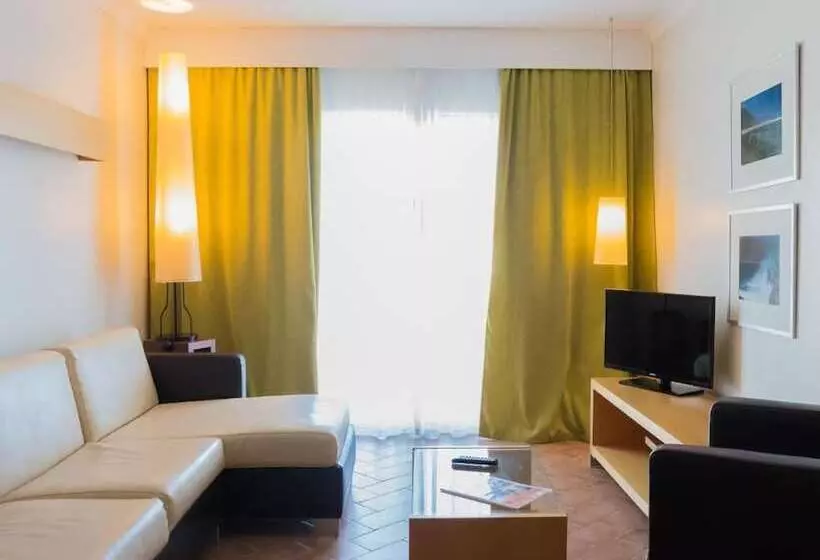 آپارتمان 1 خوابه با چشم‌انداز جانبی دریا, Pontalaia Apartamentos Turisticos